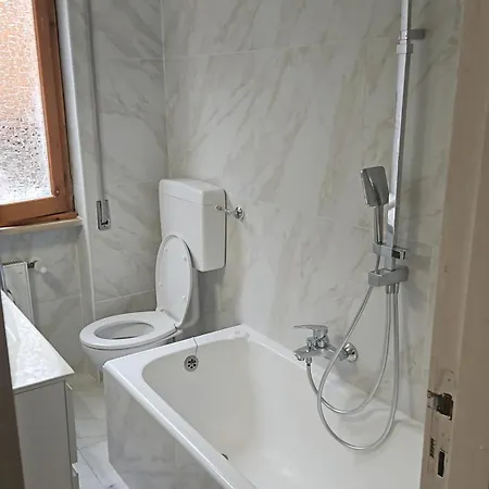 2-bed Sleeps 5 With Hot Tub Рапалло