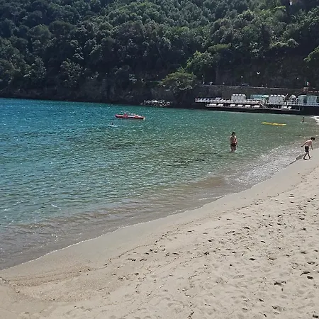 2-bed Sleeps 5 With Hot Tub Рапалло