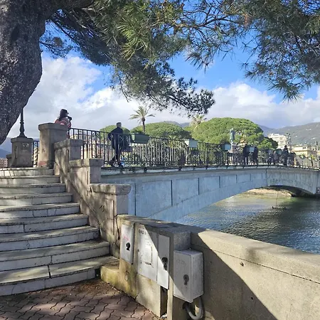 Апартаменты 2-bed Sleeps 5 With Hot Tub *