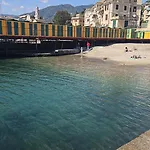 2-bed Sleeps 5 With Hot Tub * Rapallo