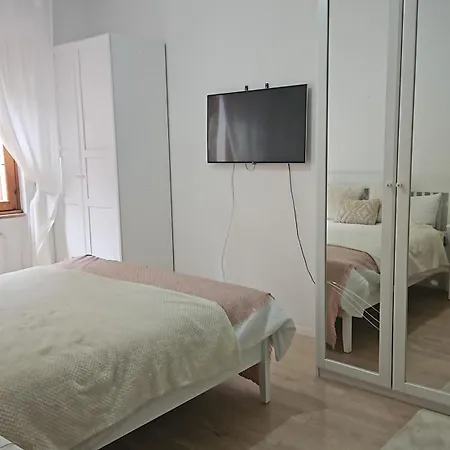 2-bed Sleeps 5 With Hot Tub Apartament Rapallo