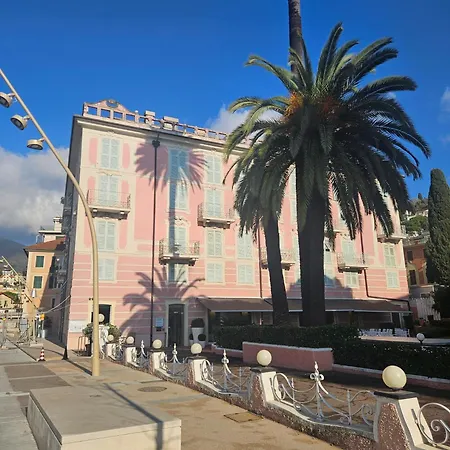Rapallo 2-Bed Apartment Sleeps 5 With Hot Tub Rapallo