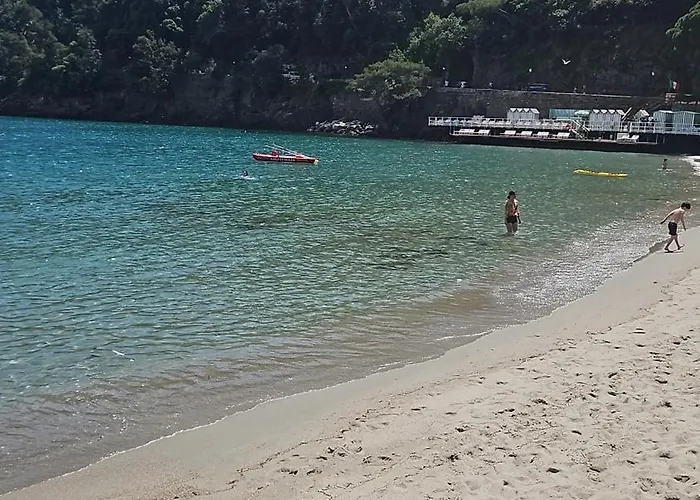 2-bed Sleeps 5 With Hot Tub Rapallo